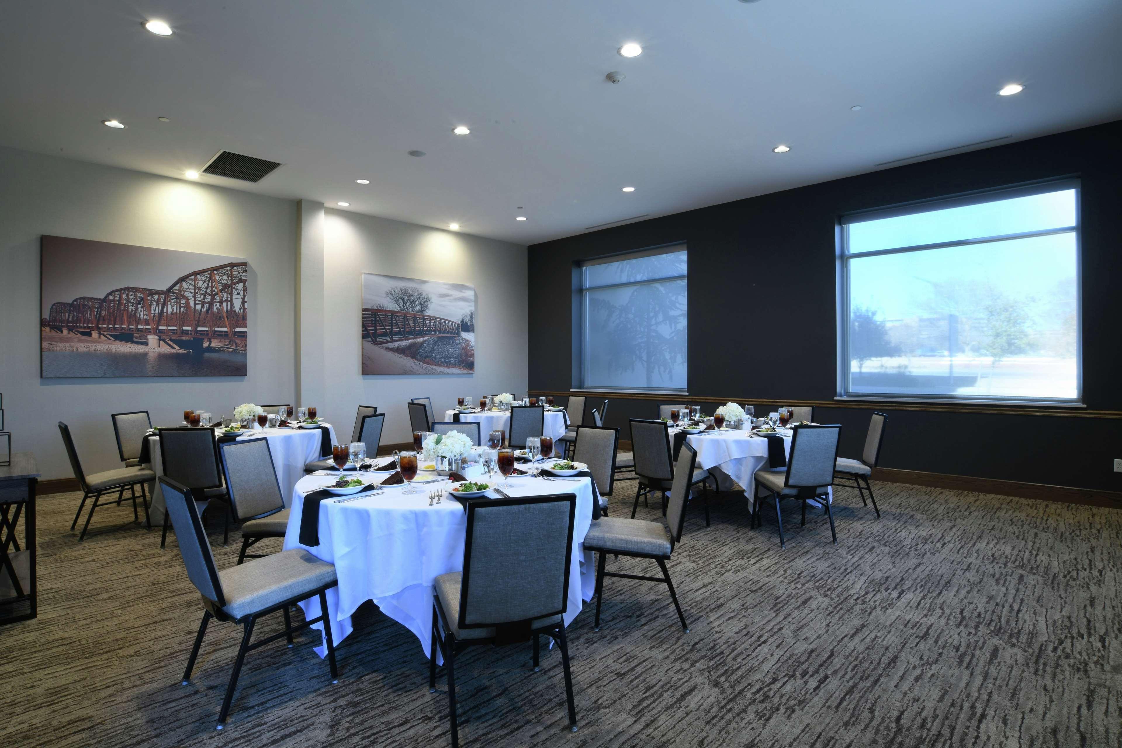 Embassy Suites Oklahoma City Downtown/Medical Center Ngoại thất bức ảnh
