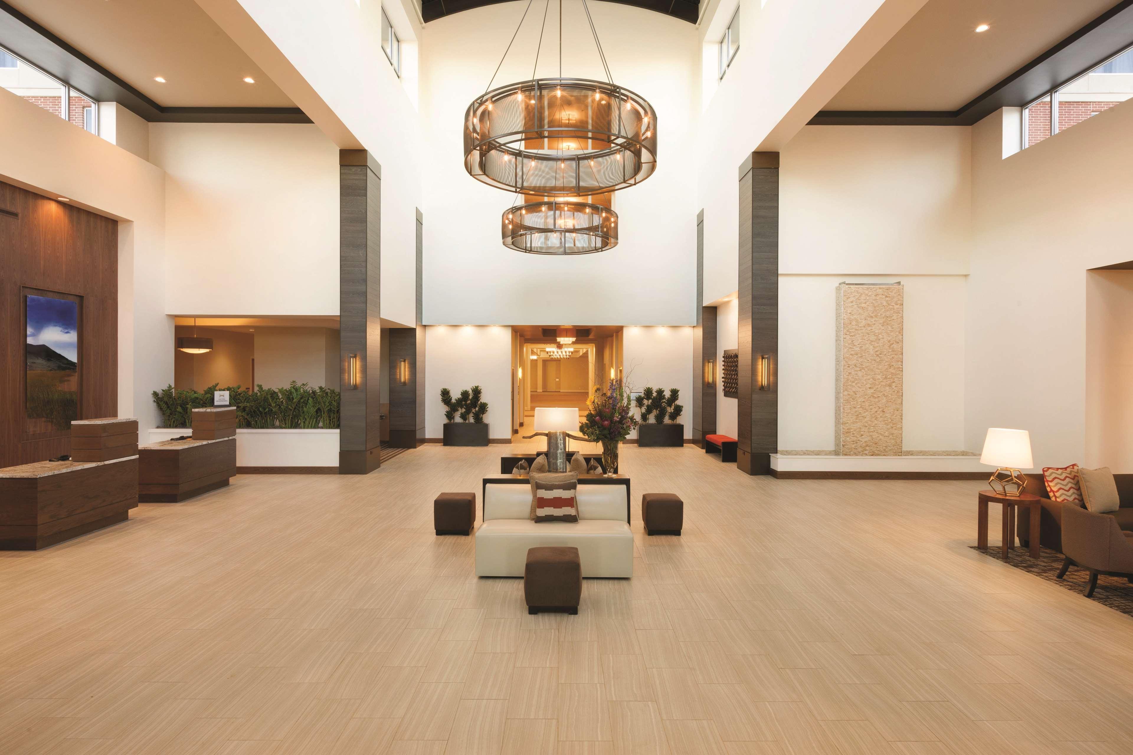 Embassy Suites Oklahoma City Downtown/Medical Center Ngoại thất bức ảnh