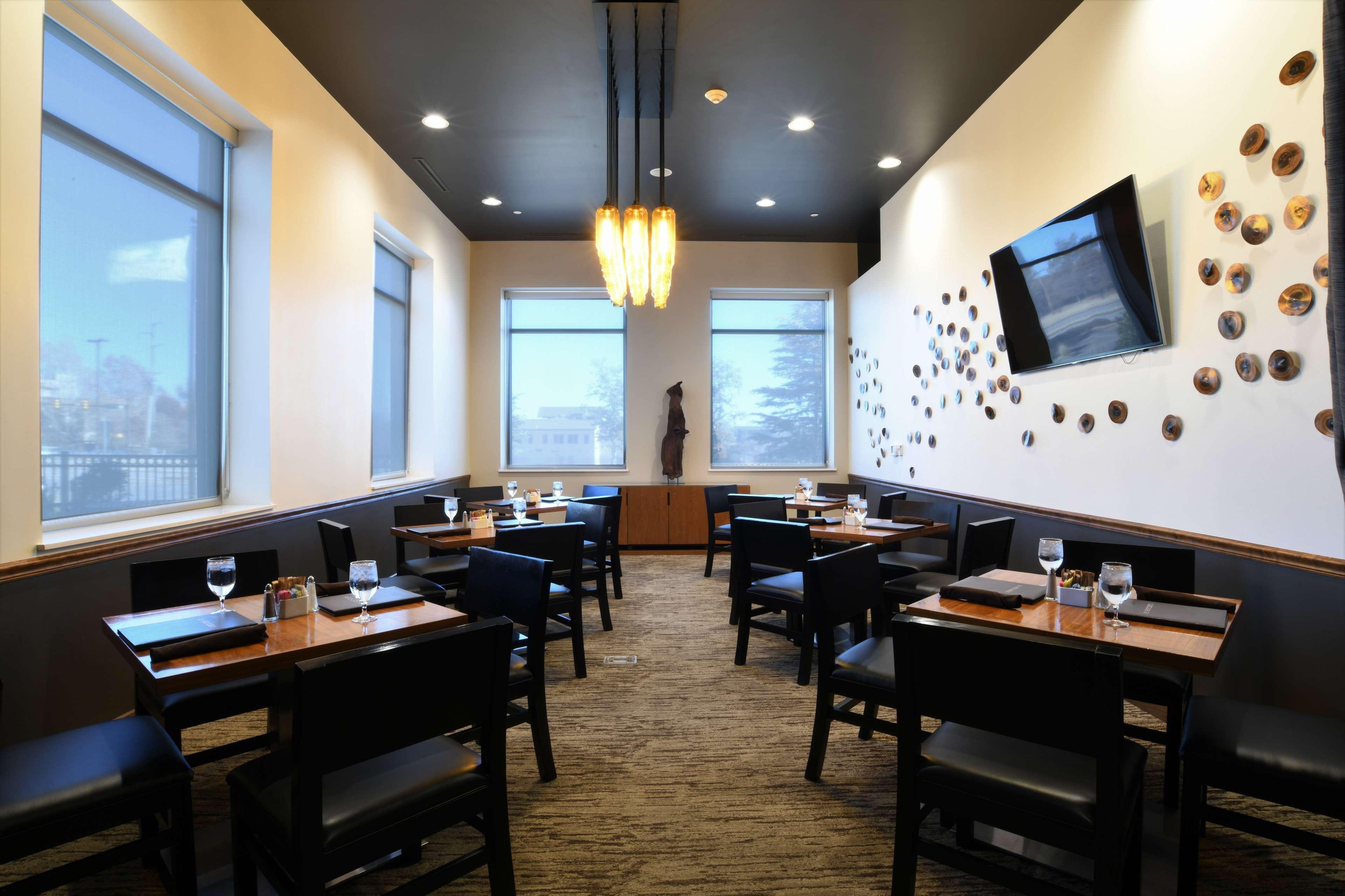 Embassy Suites Oklahoma City Downtown/Medical Center Ngoại thất bức ảnh