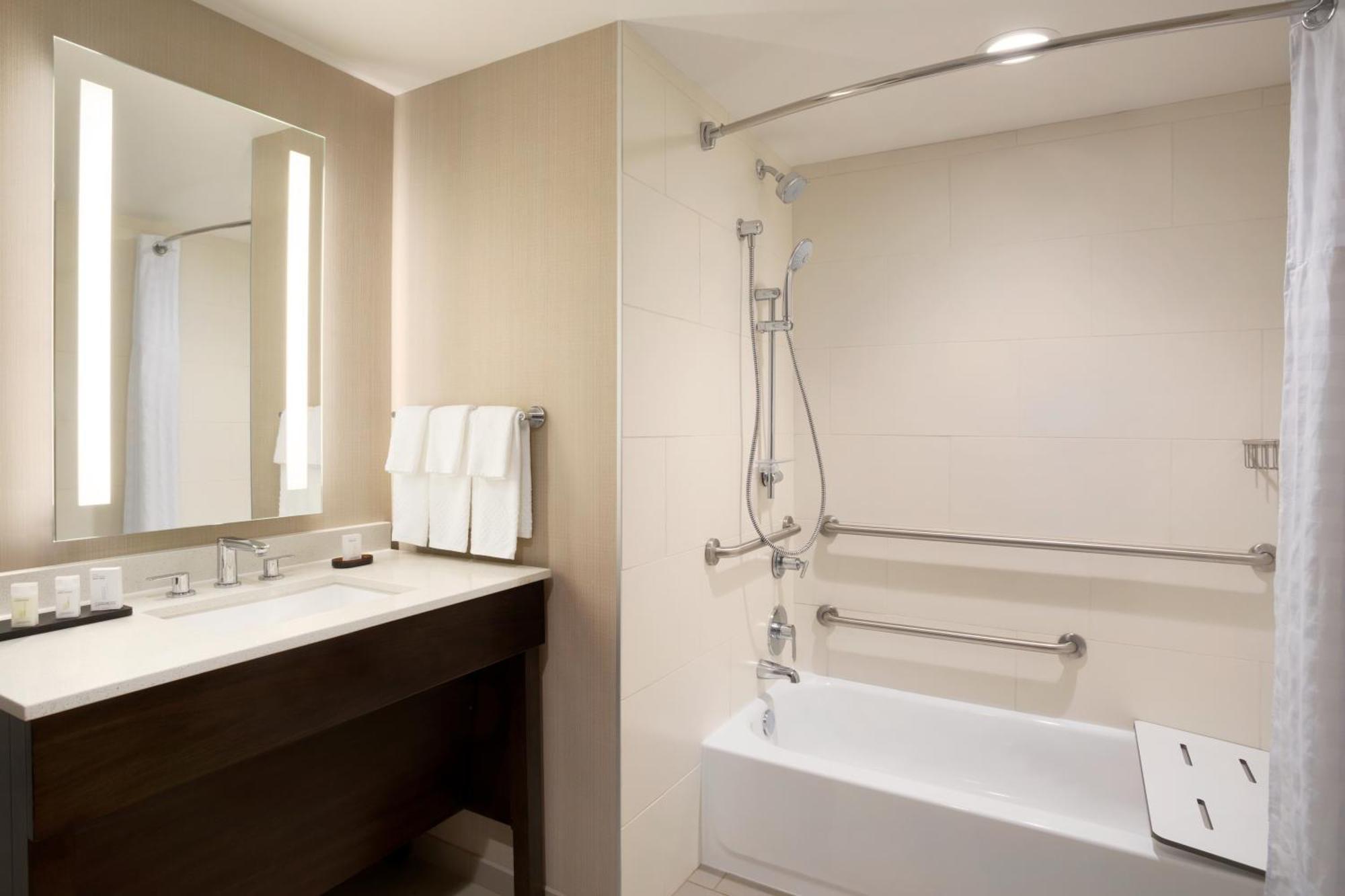Embassy Suites Oklahoma City Downtown/Medical Center Ngoại thất bức ảnh