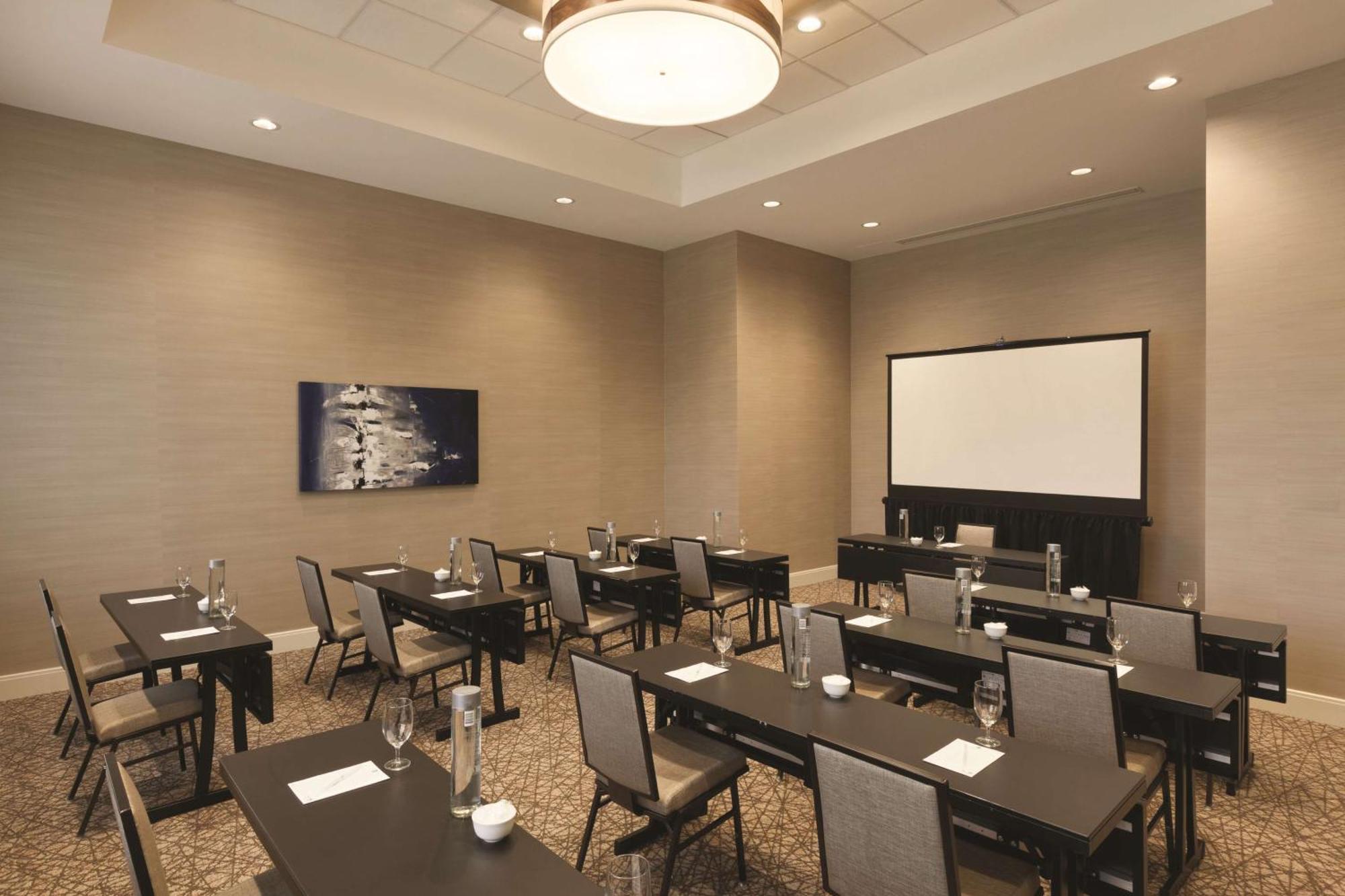 Embassy Suites Oklahoma City Downtown/Medical Center Ngoại thất bức ảnh