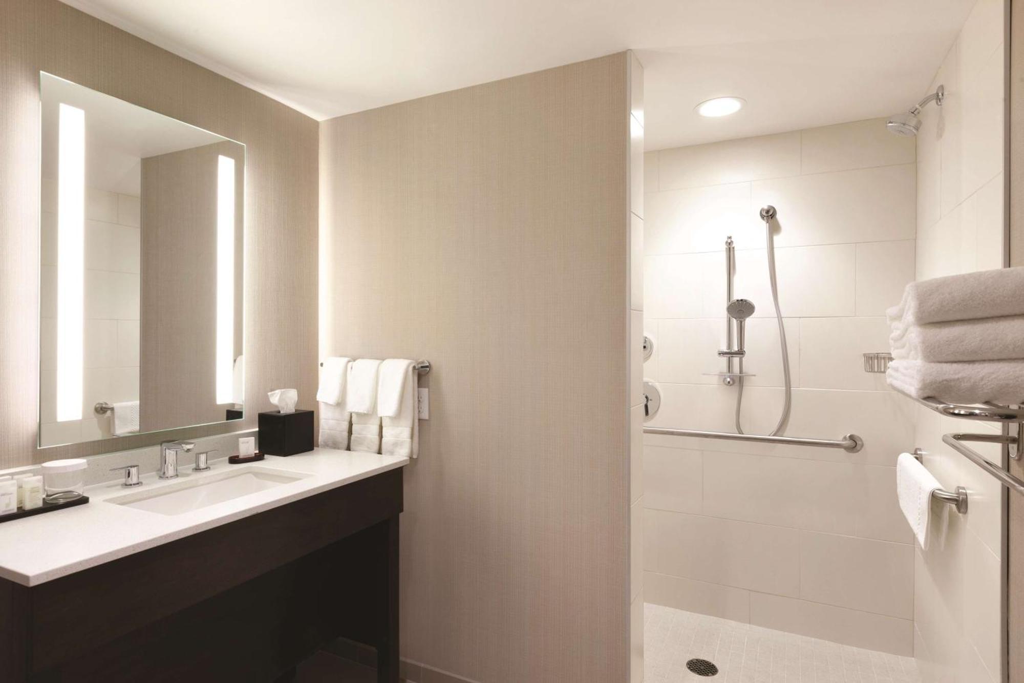Embassy Suites Oklahoma City Downtown/Medical Center Ngoại thất bức ảnh